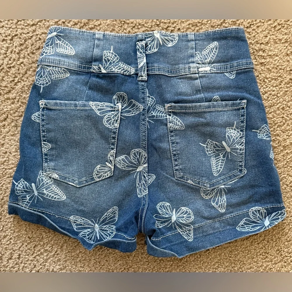 **SOLD**No Boundaries Blue Jean Shorts with Butterfly Print - Picture 5 of 6